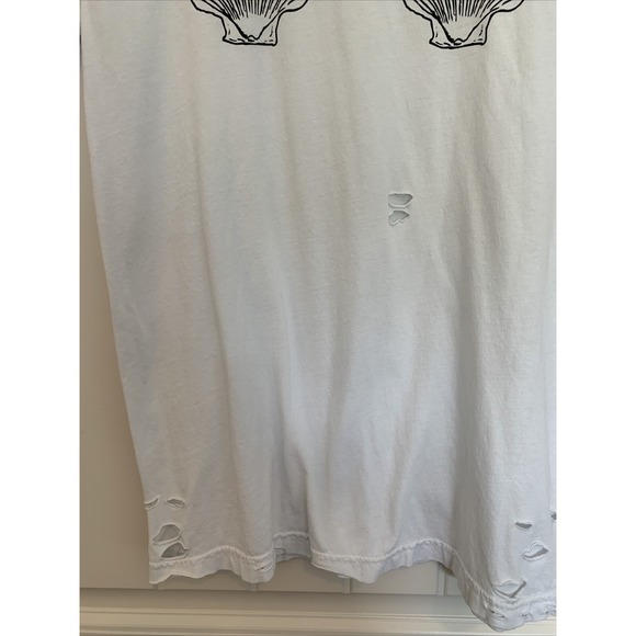 Lulusimonstudio Small Distressed Sea Shell White T Shirt - Picture 9 of 16